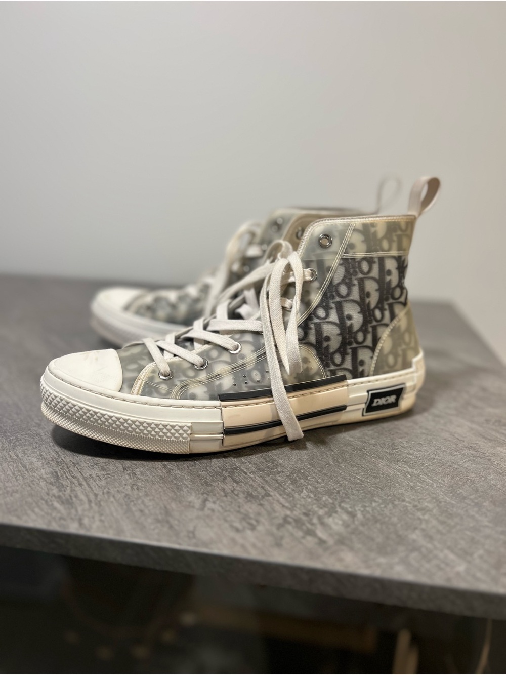 Dior B23 High-Top Sneakers in Gray and White - Picture 6 of 6